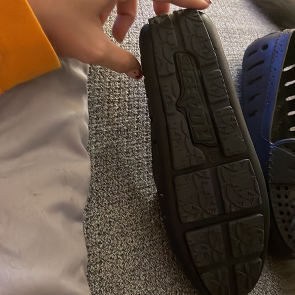 Women’s size 5 Floafers. - Picture 2 of 3